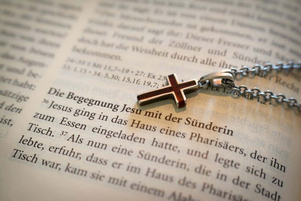 bible, cross, redemption-1058289.jpg