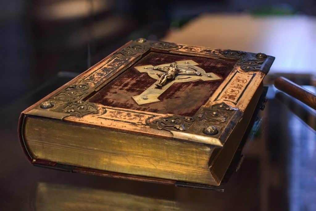 book, bible, christianity-3086480.jpg