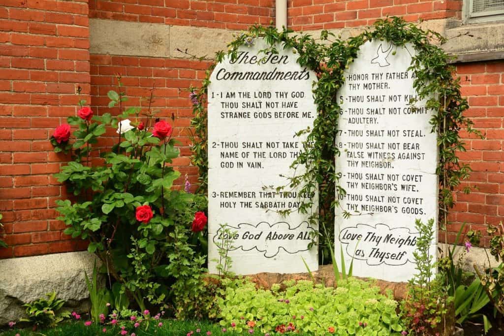 stone tablets, ten commandments, religion-1242854.jpg